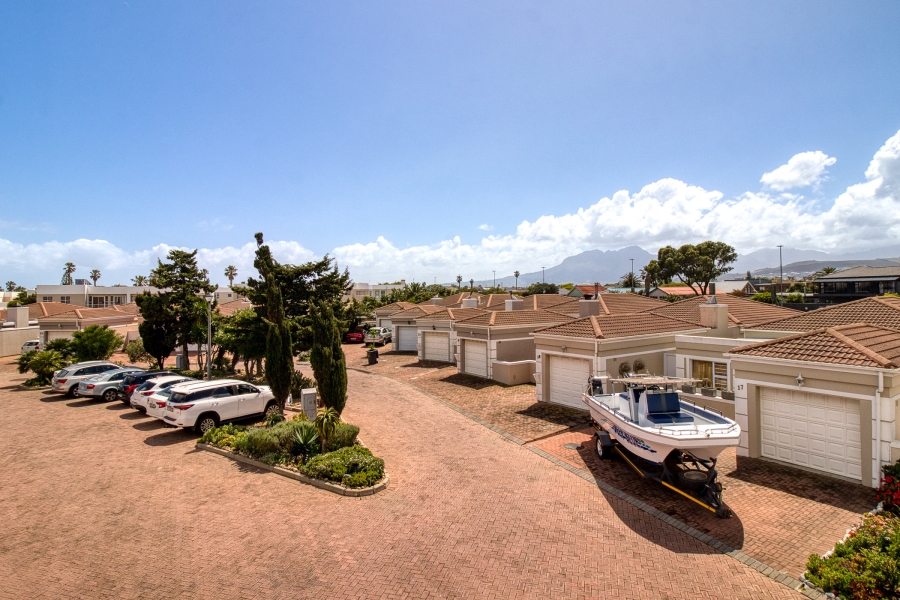 2 Bedroom Property for Sale in Harbour Island Western Cape